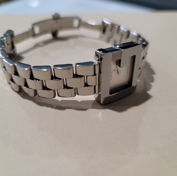 Gucci Ladies G Bezel Silver Dial Stainless Watch - Picture 13 of 16